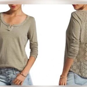 Free People Women's Long Sleeve Lace Back Top - Olive size large GUC